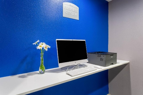Microtel Inn & Suites By Wyndham Bethel/Danbury image 2