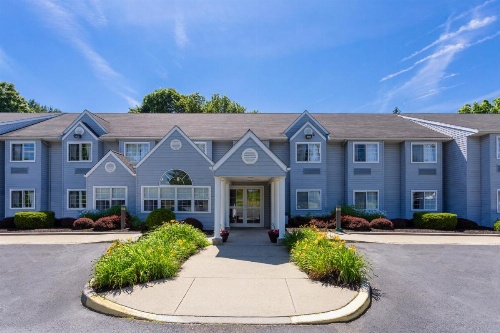 Microtel Inn & Suites By Wyndham Bethel/Danbury image 3
