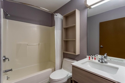 Microtel Inn & Suites By Wyndham Bethel/Danbury image 7