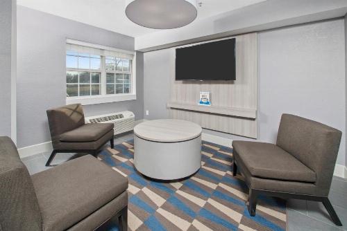 Microtel Inn & Suites By Wyndham Bethel/Danbury image 20