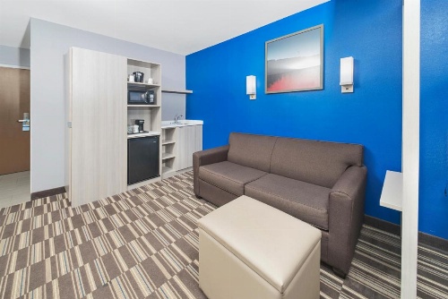 Microtel Inn & Suites By Wyndham Bethel/Danbury image 23