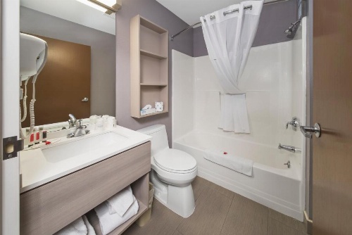 Microtel Inn & Suites By Wyndham Bethel/Danbury image 25